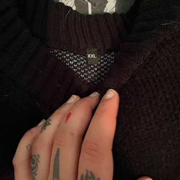 Blue Flame knit sweater - Picture 2 of 3